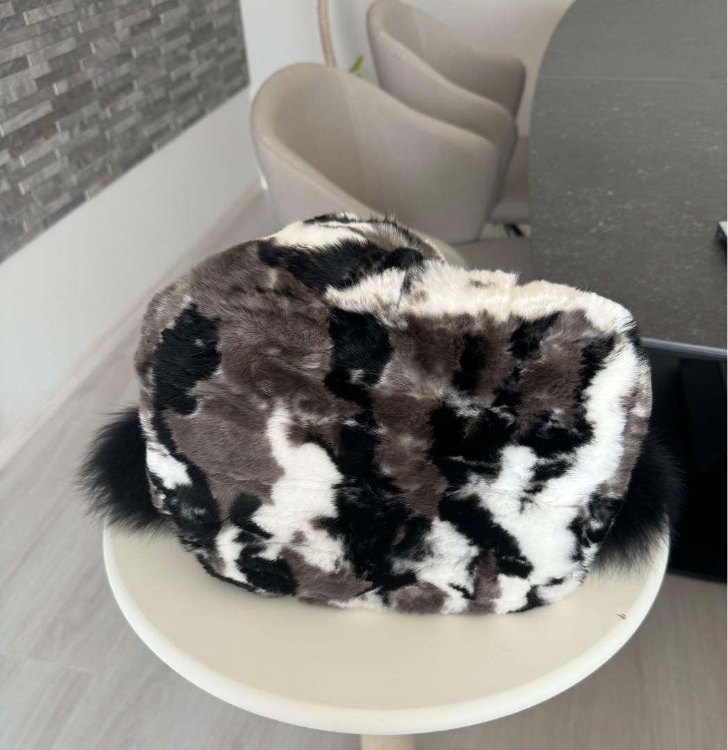 さーちん  ファー巾着バッグ 白黒模様　レッキス