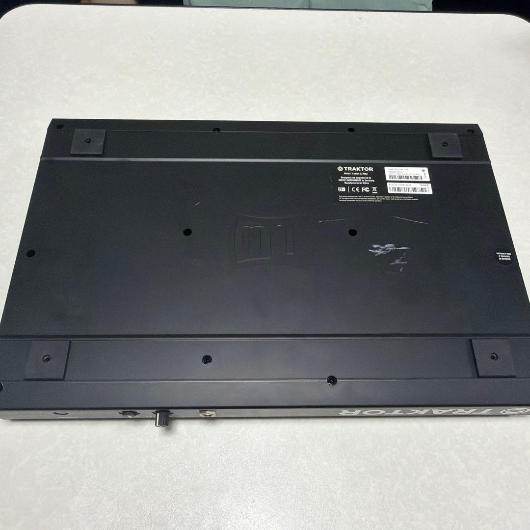 TRAKTOR S2 MK2 DJコントローラー