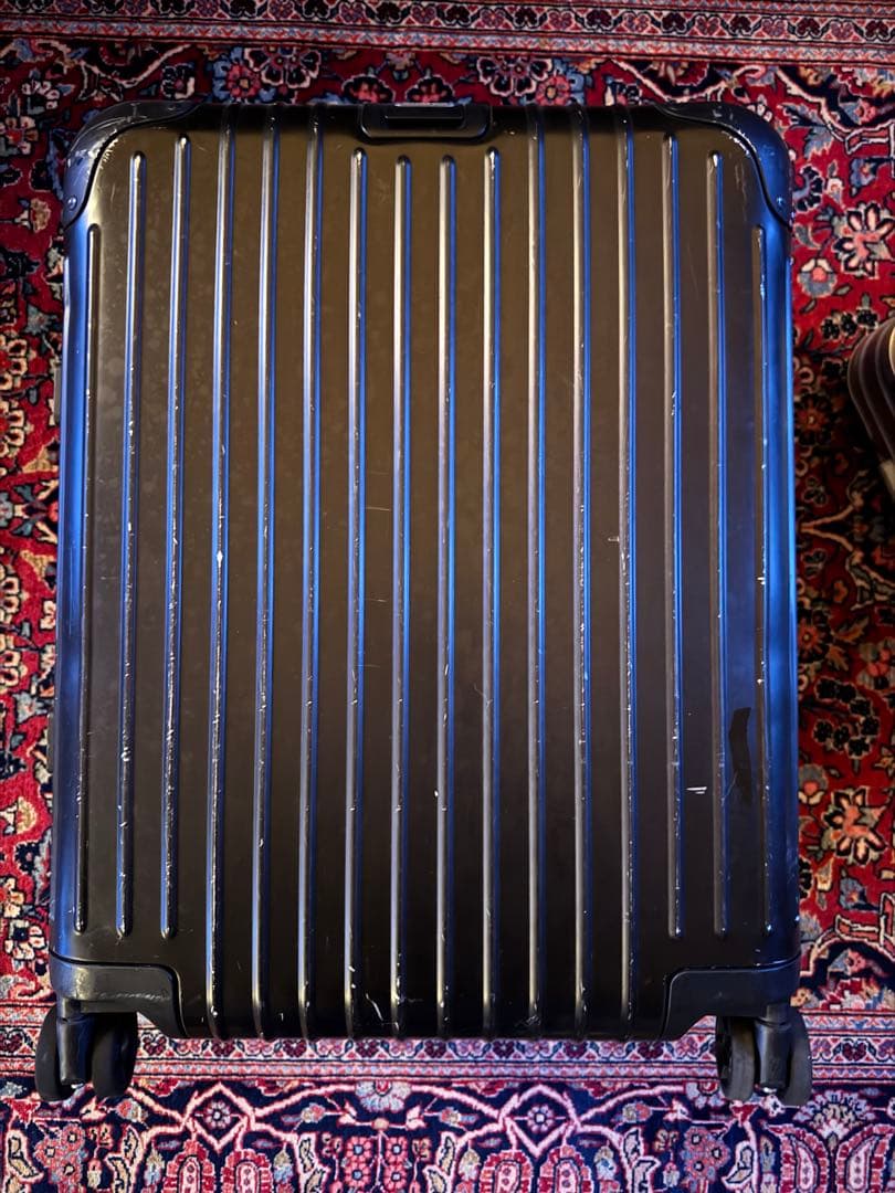 リモワ　ブラック　45リットル　4輪