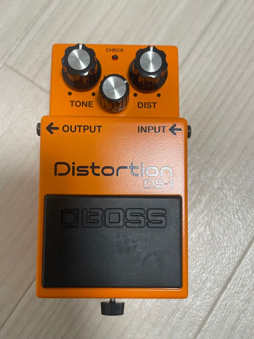 極美品　BOSS DS-1 ディストーションペダル