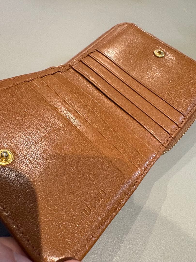 miu miu 二つ折り財布 ミュウミュウ