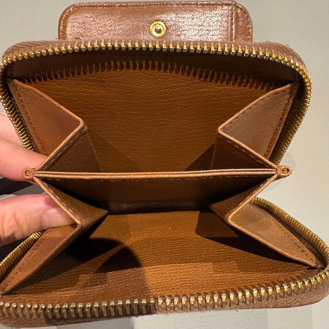 miu miu 二つ折り財布 ミュウミュウ