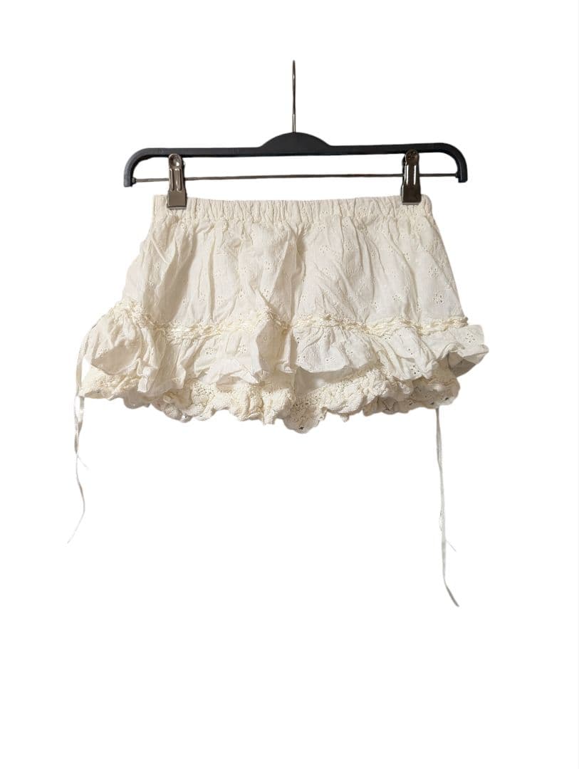 希少Y2K♥️LIZLISAアイボリー フリル付きキュロットパンツ