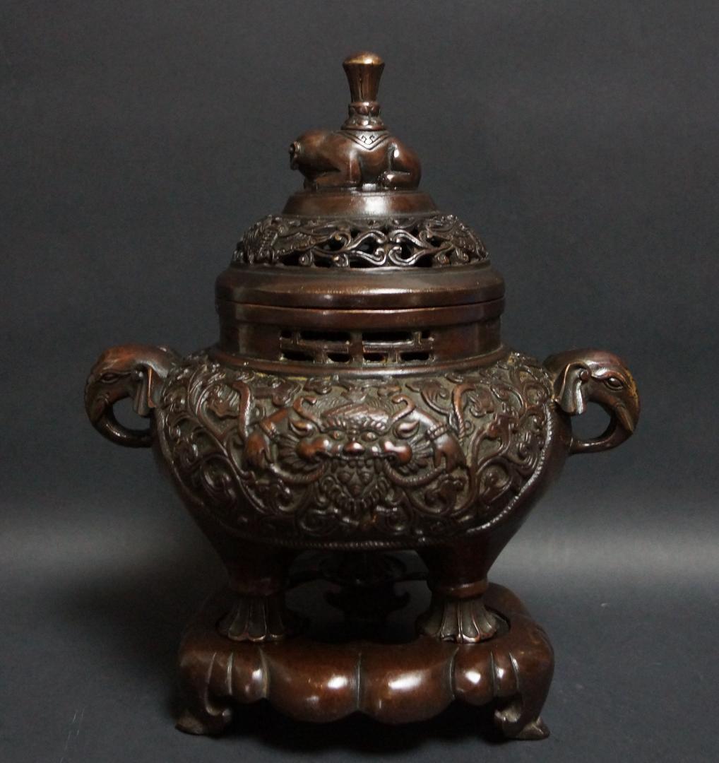 乾隆年製 銅製 金工細工『獅子文』香炉 象摘 象双耳 透かし蓋 三足香炉 銅製台