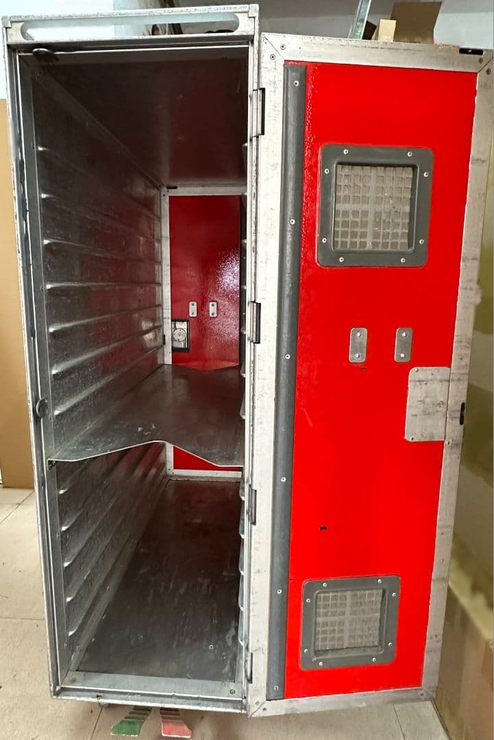 Meridiana航空　イタリア　ミールカート　フルサイズ 機内カート