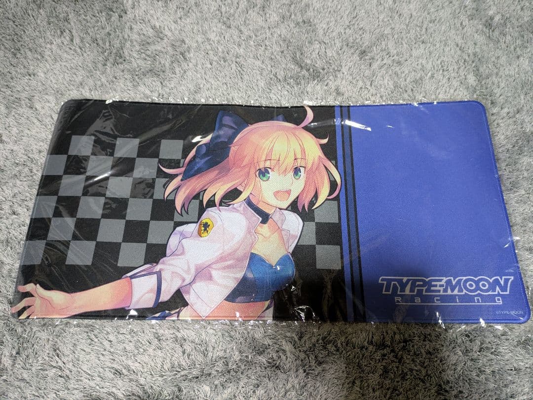 TYPE-MOON Racing ゲームマット 01：アルトリア・ペンドラゴン