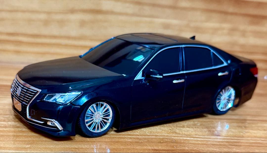 1/24 青島プラモデル完成品 210系クラウンロイヤルサルーン　ブラック