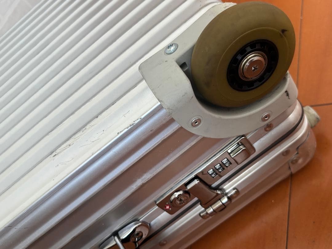 RIMOWA リモワ クラシックフライト 廃盤　2輪