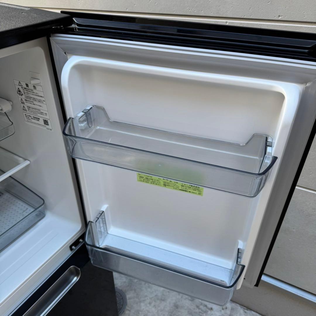 122⭐️2022年製美品★シャープ　冷蔵庫　黒　ブラック　右、左開き　一人暮らし