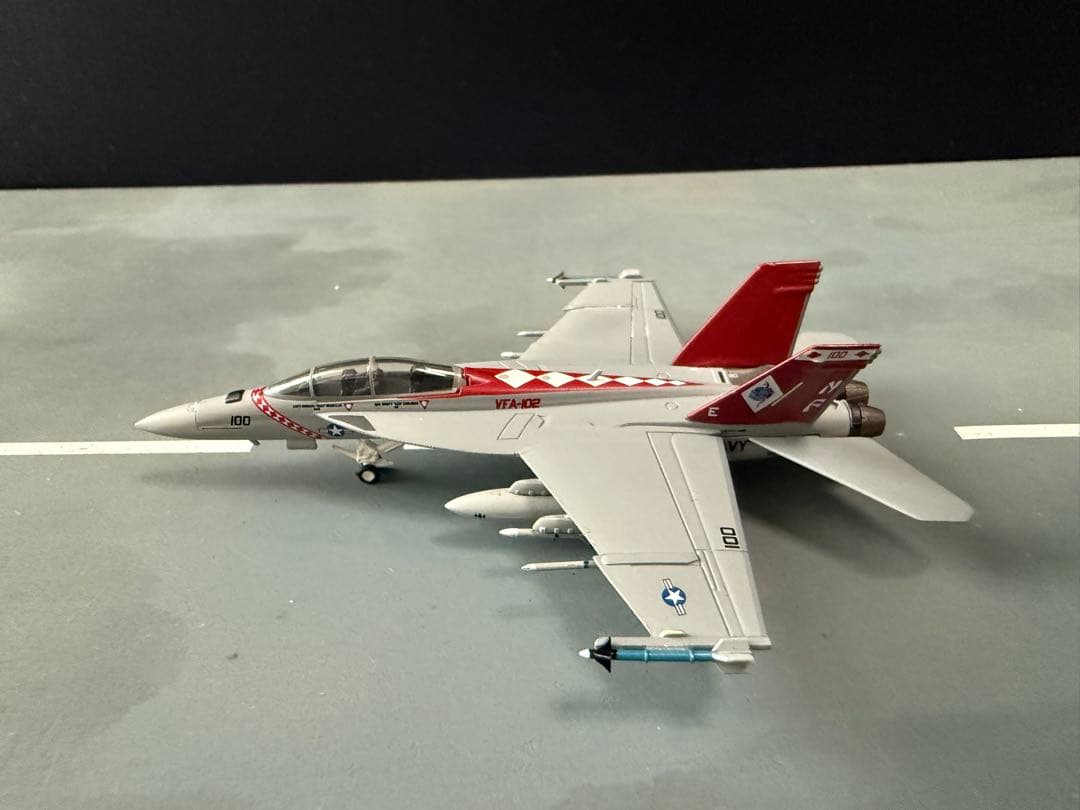 1/200 F/A-18f スーパーホーネットVFA-102ダイヤモンドバックス