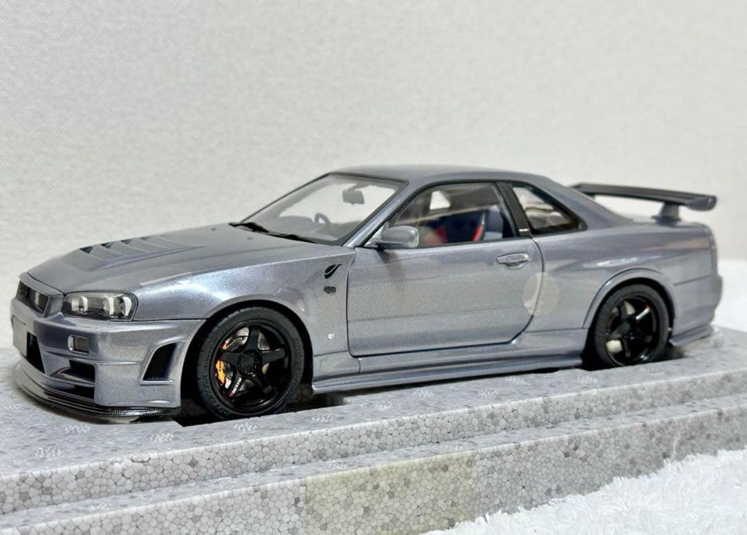MOTORHELIX 日産 スカイライン GTR R34 1/18