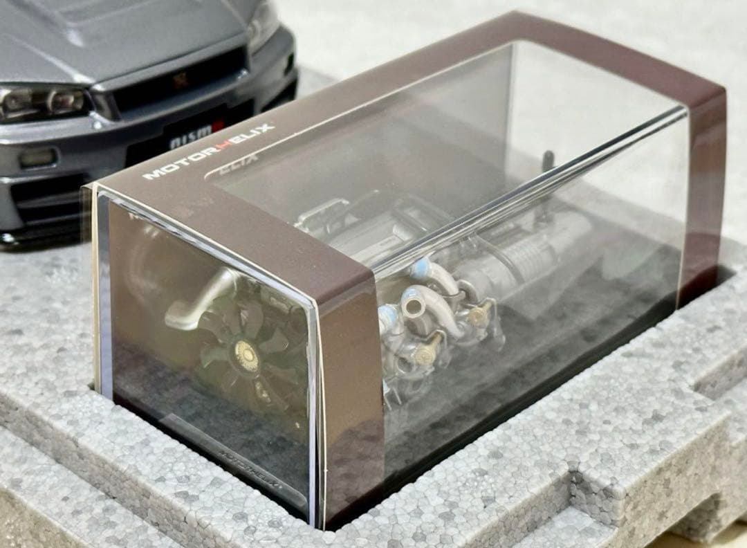 MOTORHELIX 日産 スカイライン GTR R34 1/18