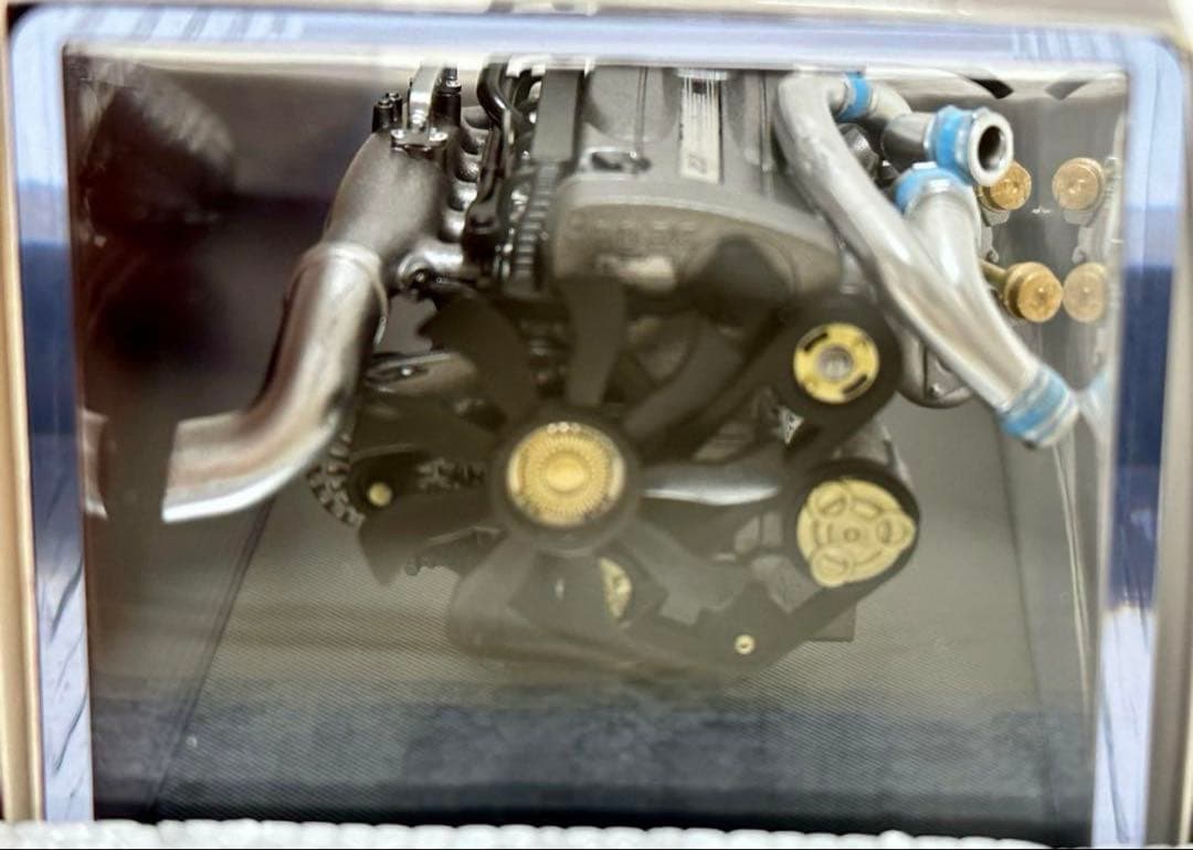 MOTORHELIX 日産 スカイライン GTR R34 1/18