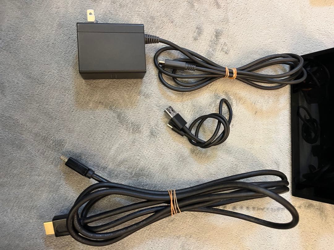 Nintendo Switch 本体 グリーン・ピンクのJoy-Con付き