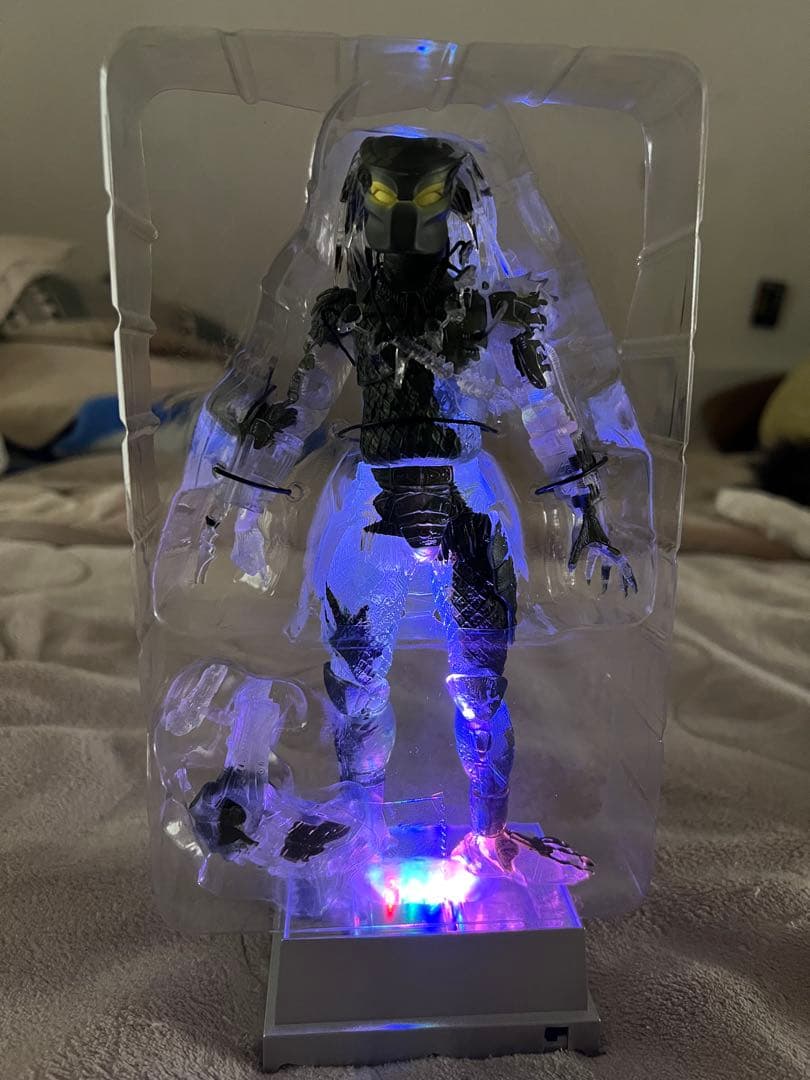 プレデターのフィギュア 透明バージョン