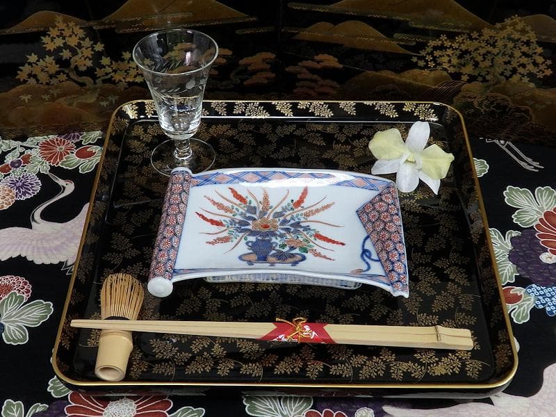 大聖寺伊万里　生け花の図　巻物型変形皿　E329AS-CQp