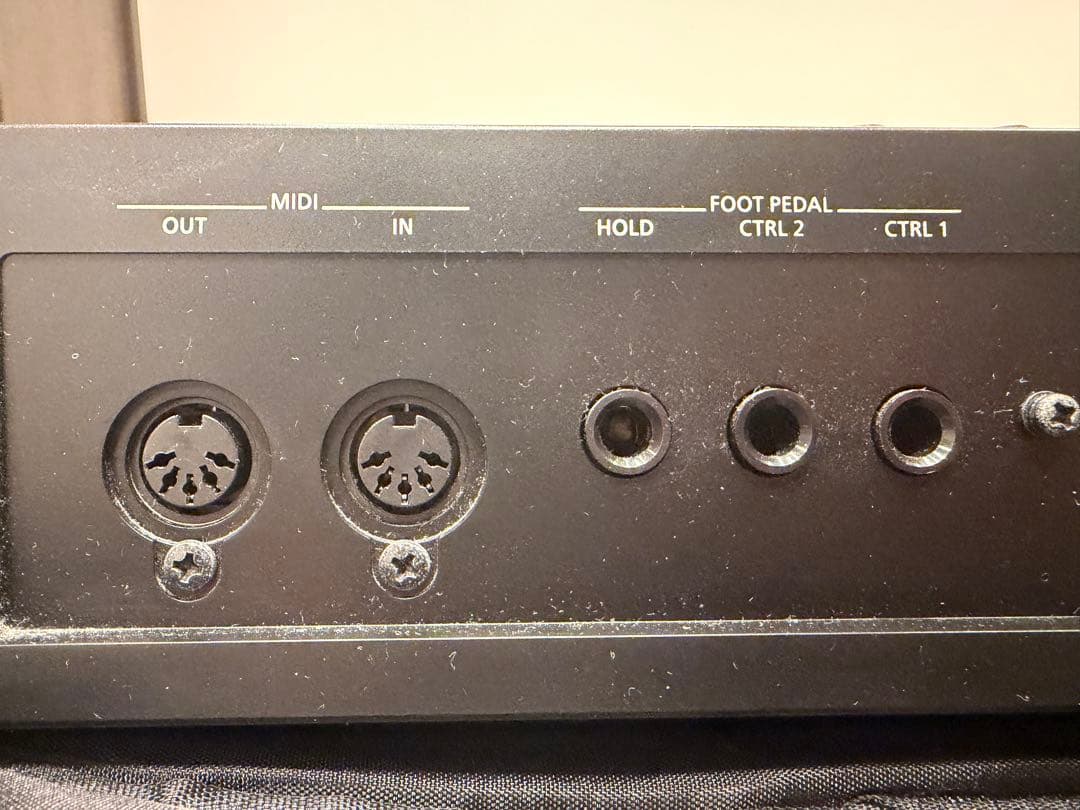 Roland FA-06 シンセサイザー