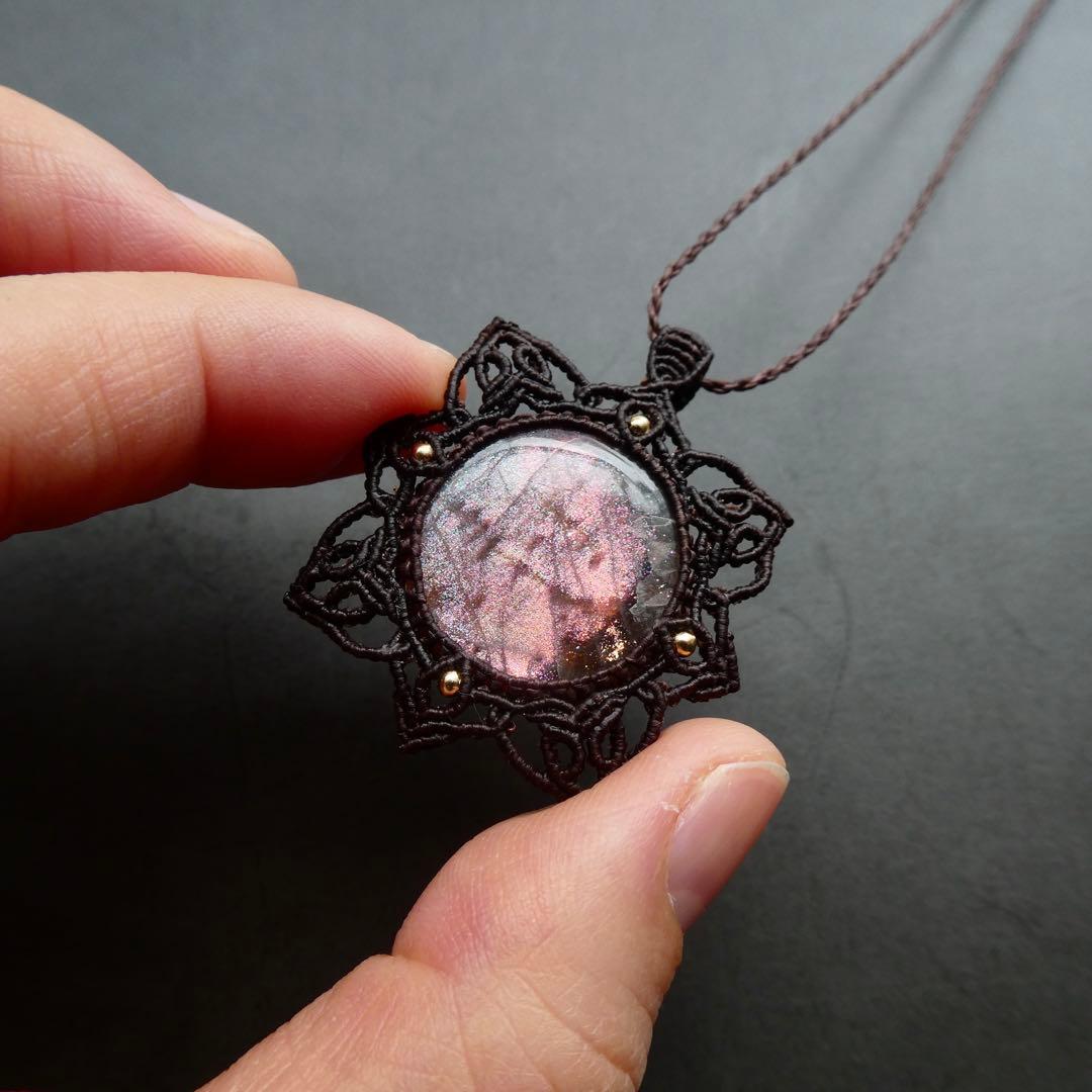 レアカラーサンストーンのマクラメネックレス