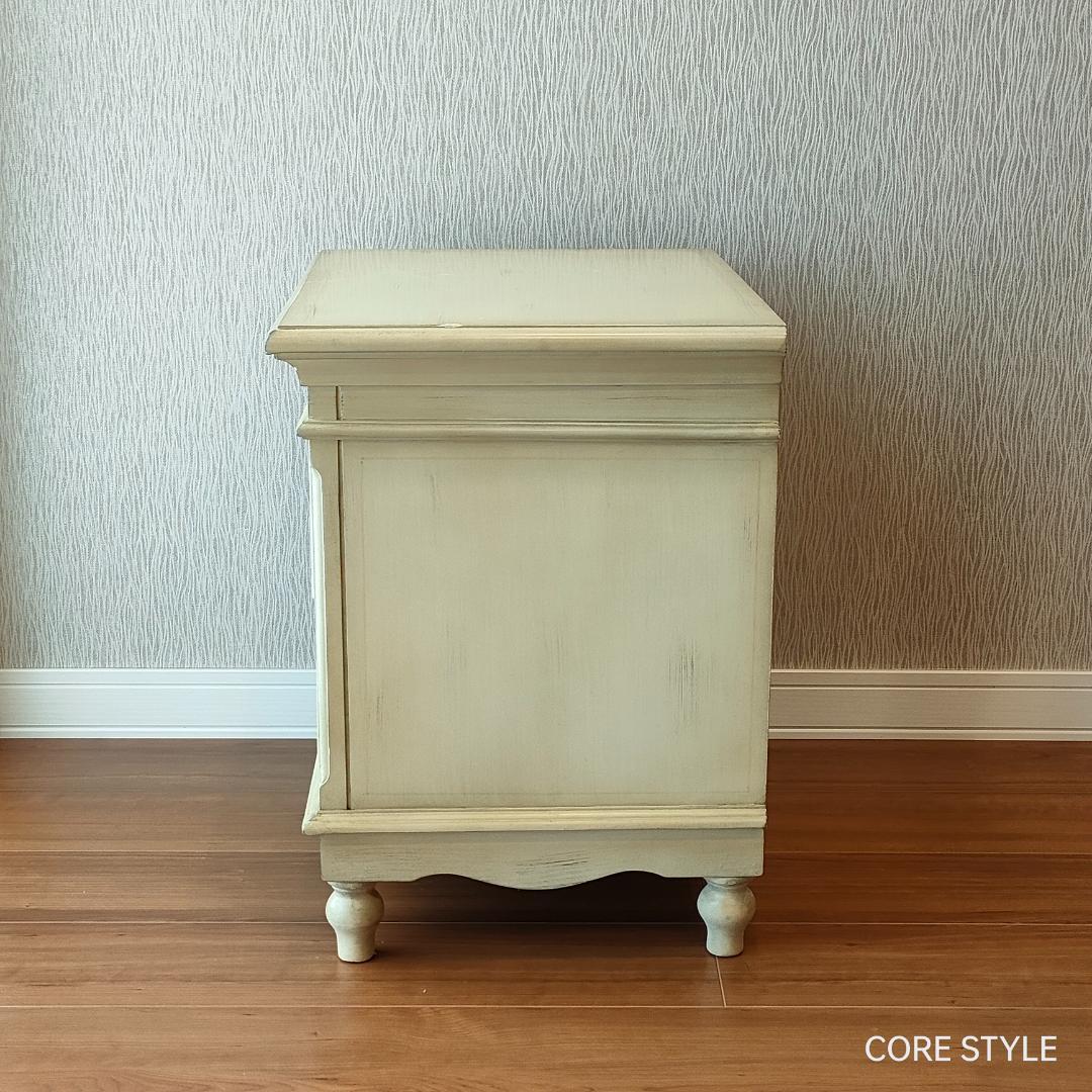 アンティーク　ビンテージナイトテーブル ロココ調　A33