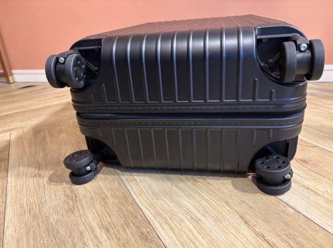 【キムキムさま専用】リモワ エッセンシャルキャビン マットブラック 36L