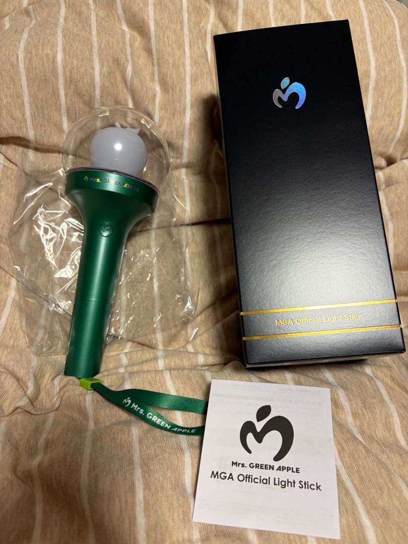 ２点セット公式 MGA ミセス ・ペンライト （本体 、箱、説明書）・バングル