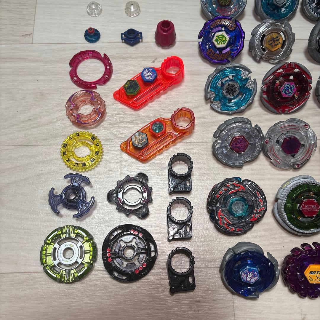 た*す様 ベイブレードセット 約32個以上のパーツ
