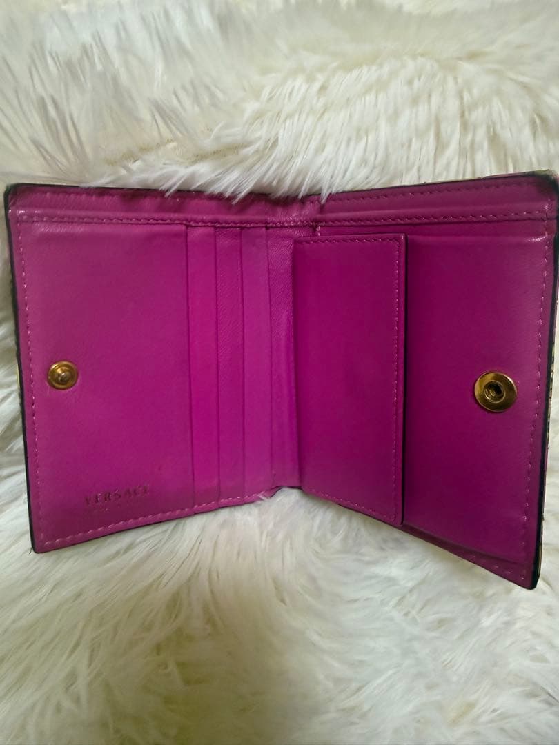 激レア★ VERSACE 二つ折り財布 ピンク　キルティングピンク　メドュ