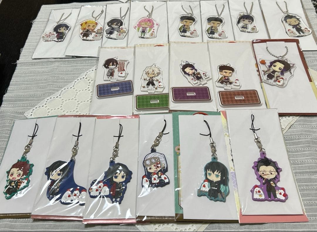 鬼滅の刃 ローソンコラボ アクリルチャーム ラバスト 缶バッジ まとめ売り
