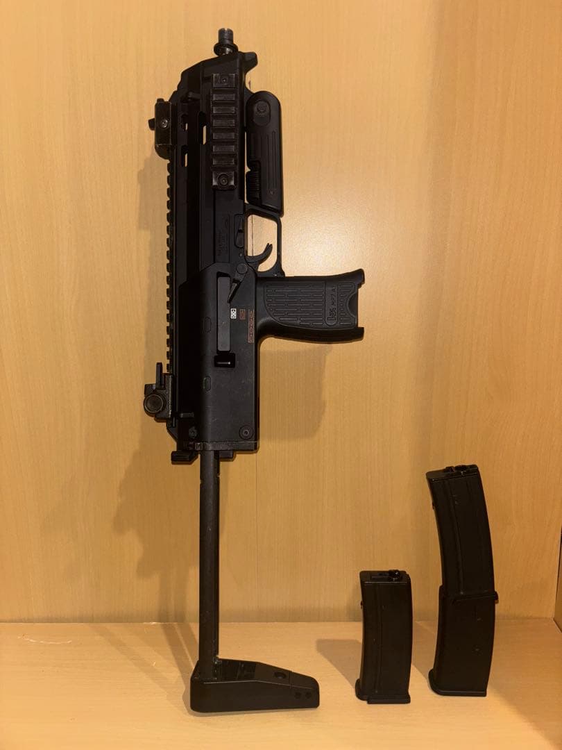 東京マルイ 電動ガンMP7 マガジン2本付き