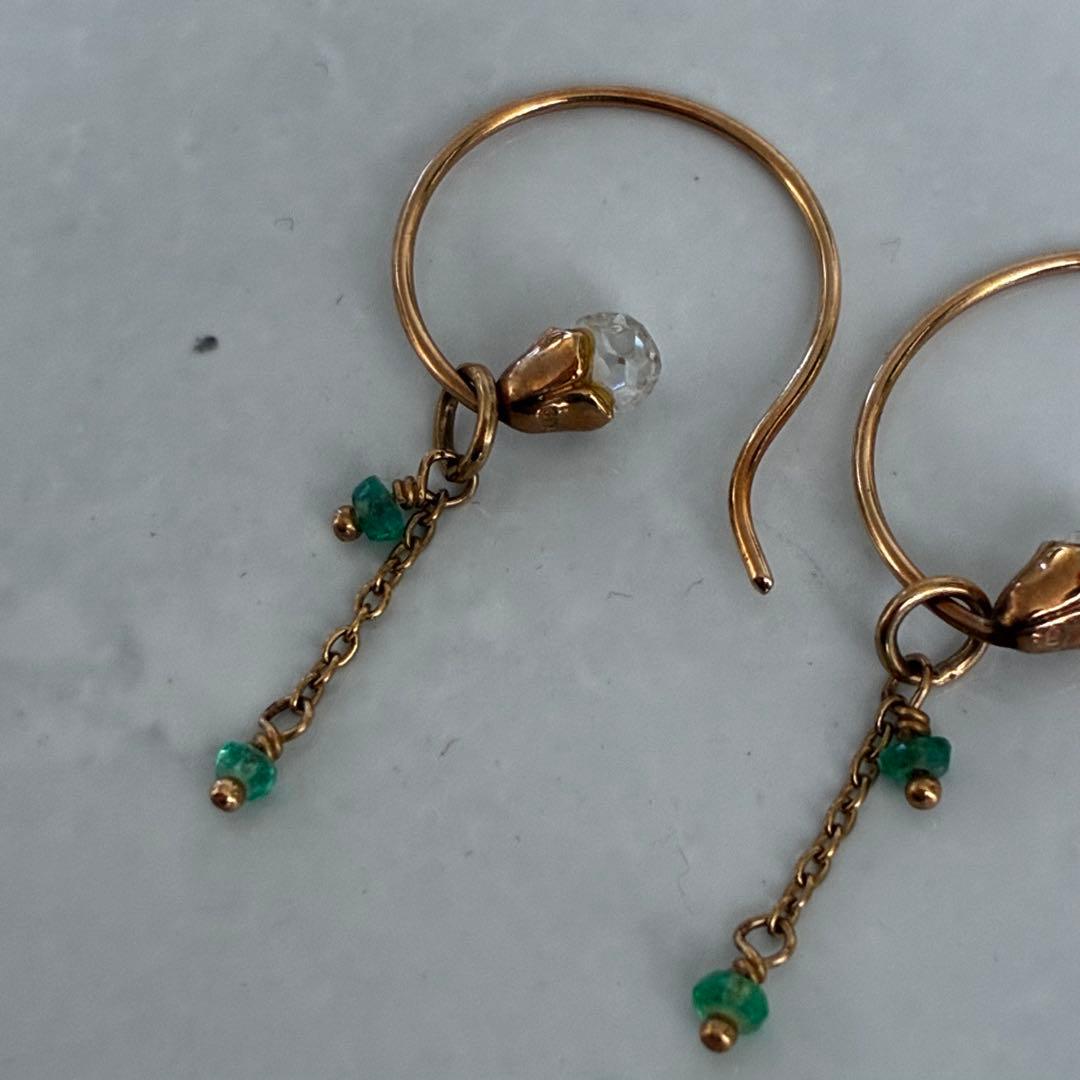 agete フック　ピアス　エメラルドチャーム付き