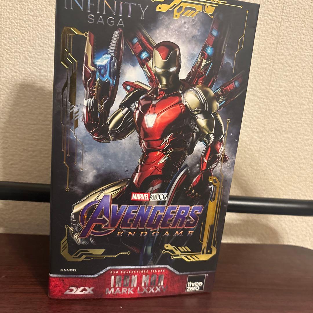 アイアンマン フィギュア 翼付き 約30cm LEDライト付き 電池搭載積み