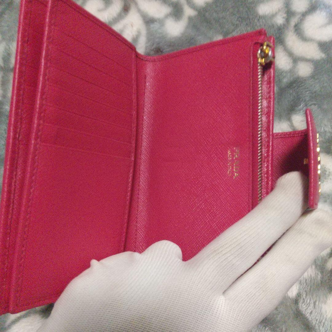 PRADA サフィアーノメタルロゴ レッド系