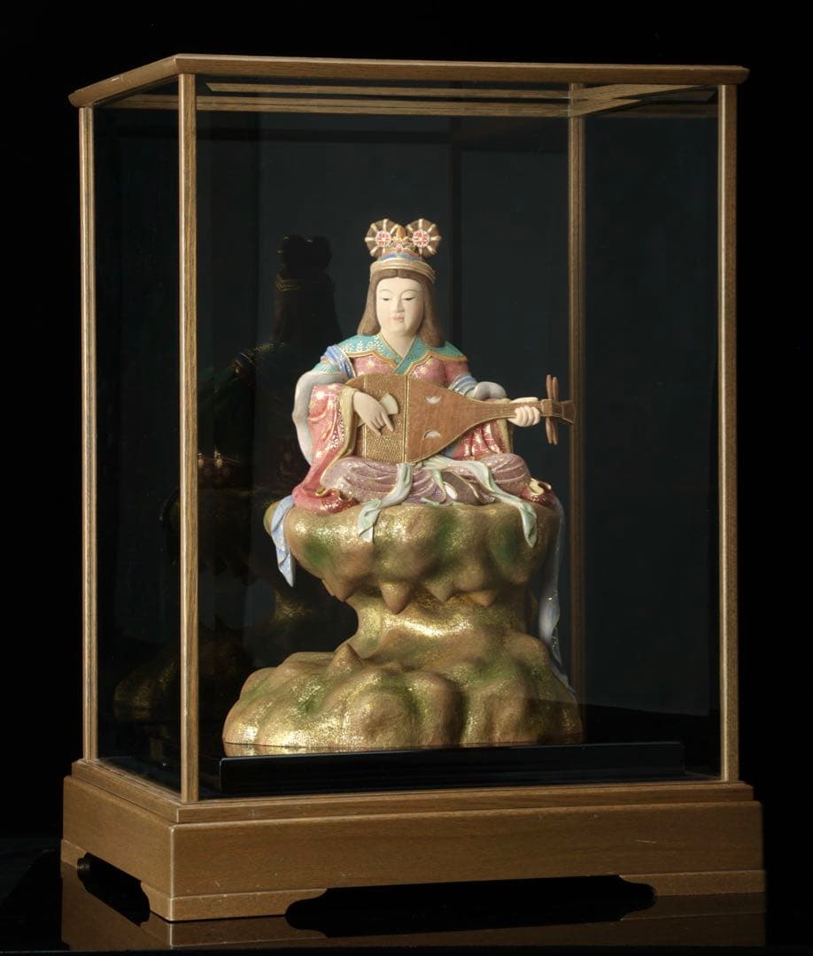 現代大仏師 向吉悠睦 秀逸作 木彫彩色像 琵琶を奏でる天女 ガラスケース 共箱付