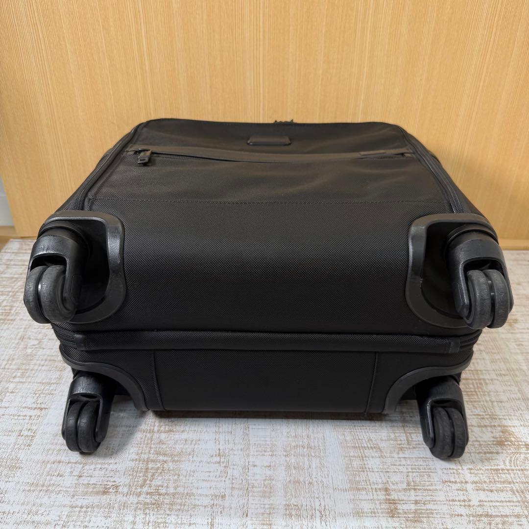 TUMI 26624D2 4ウィールドコンパクト　ALPHA キャリーケース
