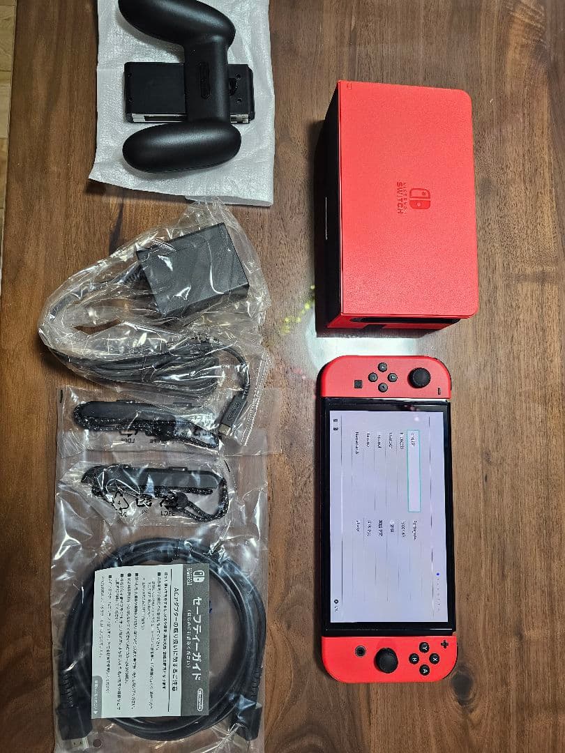 Nintendo Switch 赤　マリオレッド