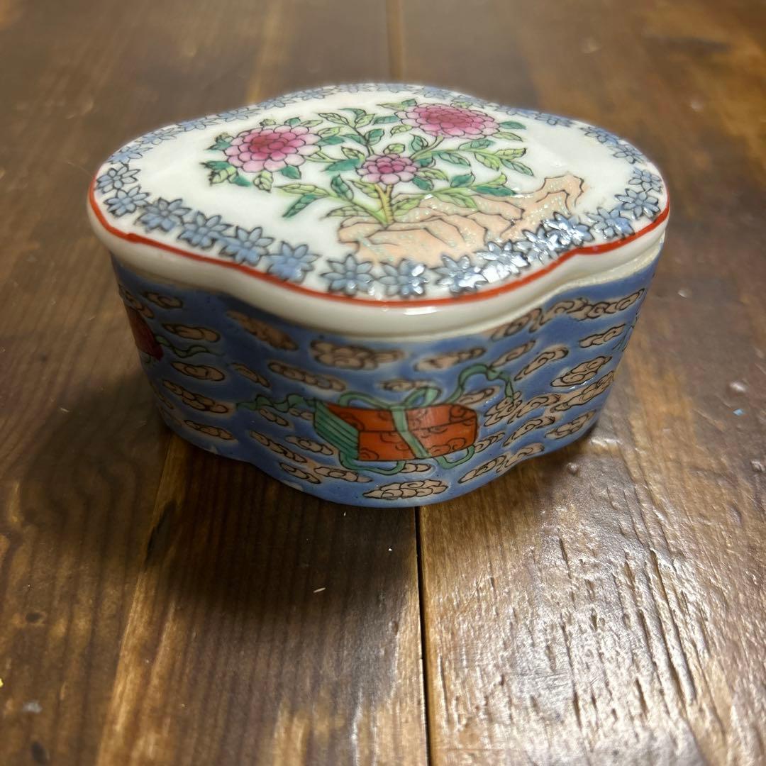 中国古美術　アンティーク　清朝期　粉彩　大清乾隆年製款 香合　蓋物