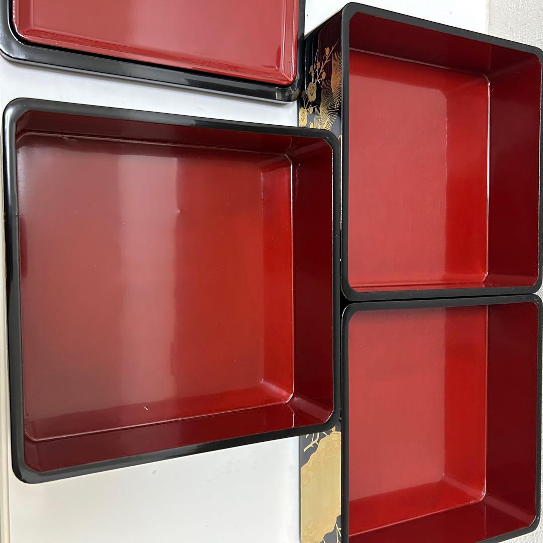 漆器 三段重箱 金色の松の装飾