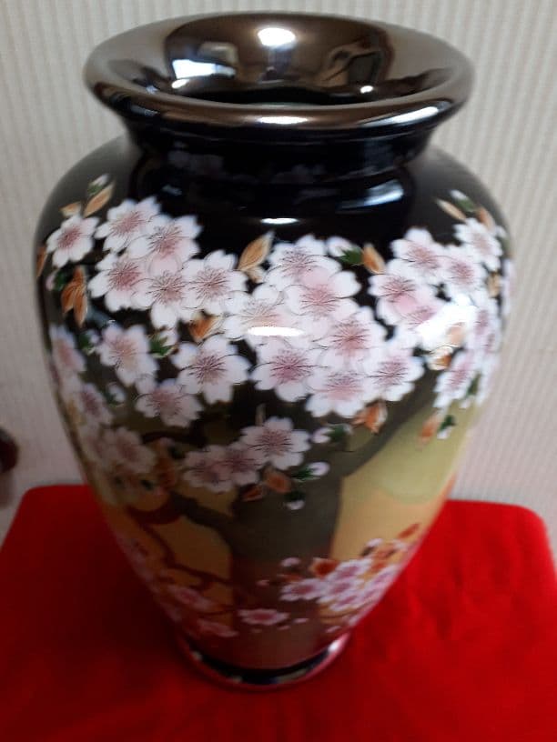 七宝焼、サクラ図美術品壺