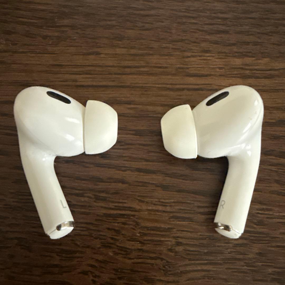 Apple AirPods Pro 2 本体 + 充電ケース・ケーブル付き