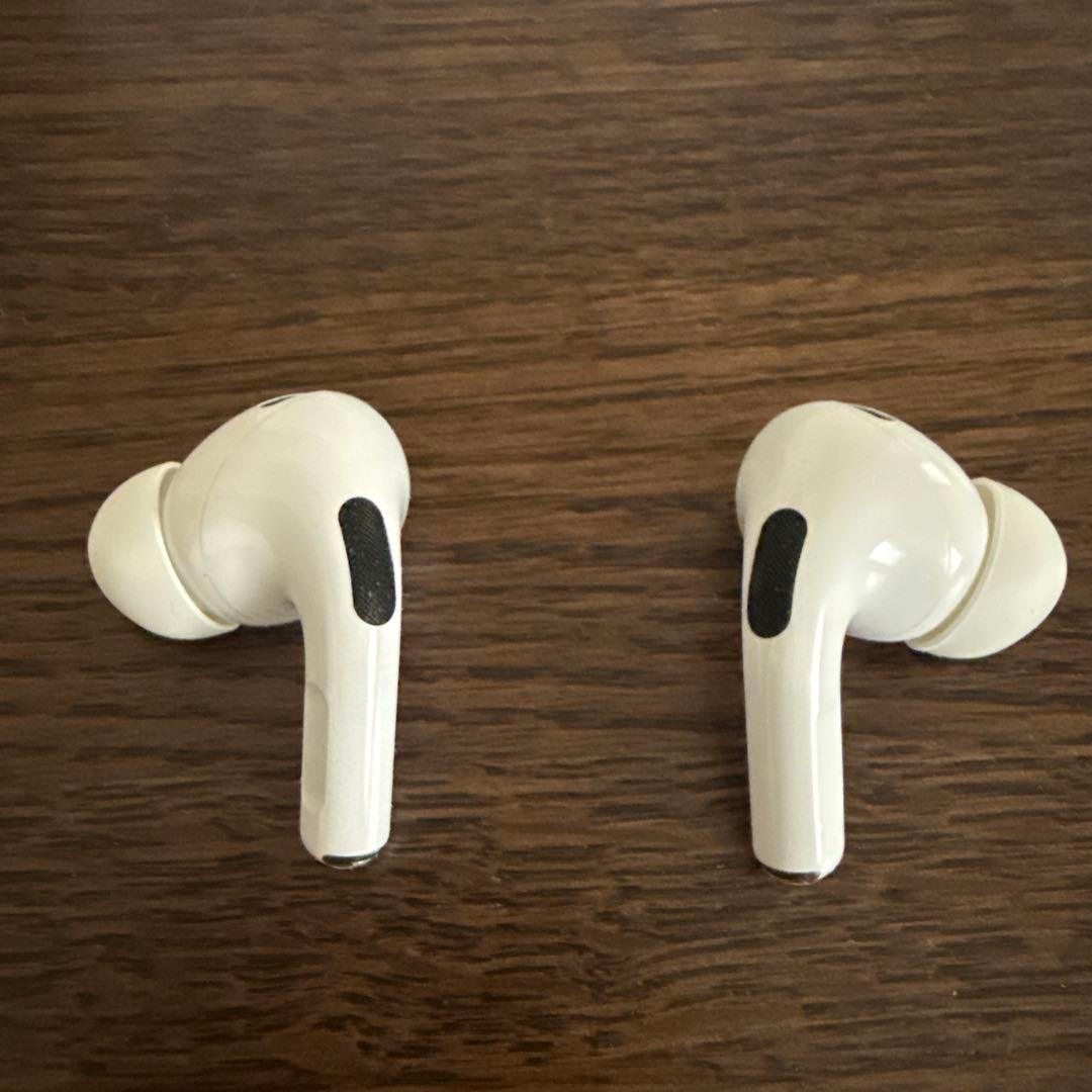 Apple AirPods Pro 2 本体 + 充電ケース・ケーブル付き