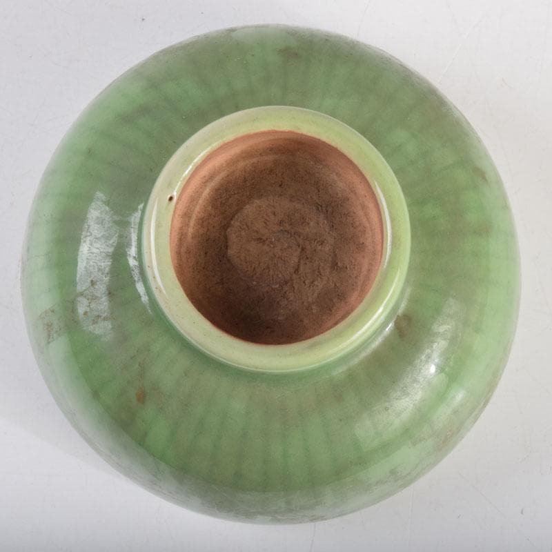 中国　龍泉窯　青磁人形手刻蓮弁文碗　V　8829