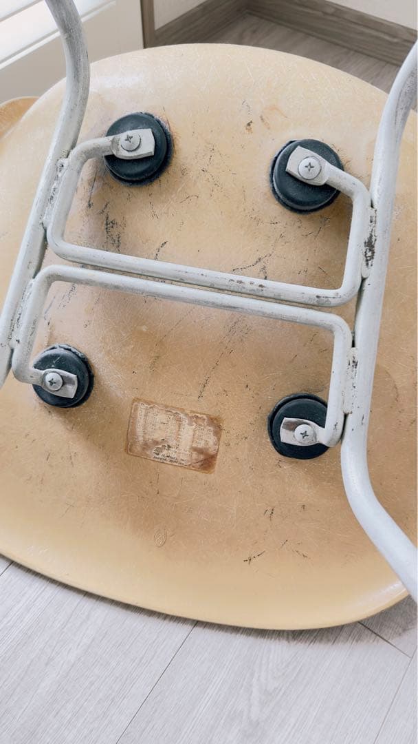 イームズシェルチェア ハーマンミラー フレイムロゴ