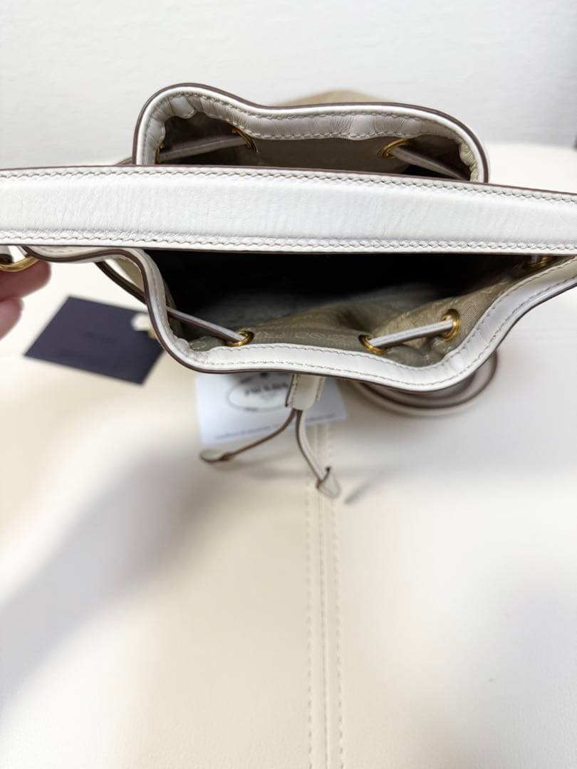 ⭐︎ムッシュ⭐︎PRADA ベージュ バケットバッグ