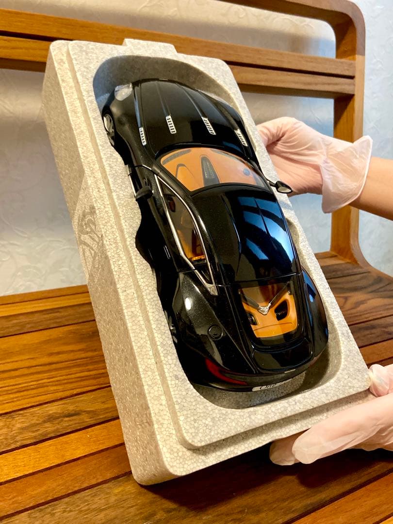 AUTOart 1/18 アストンマーチンONE-77 （ブラック）【中古品】