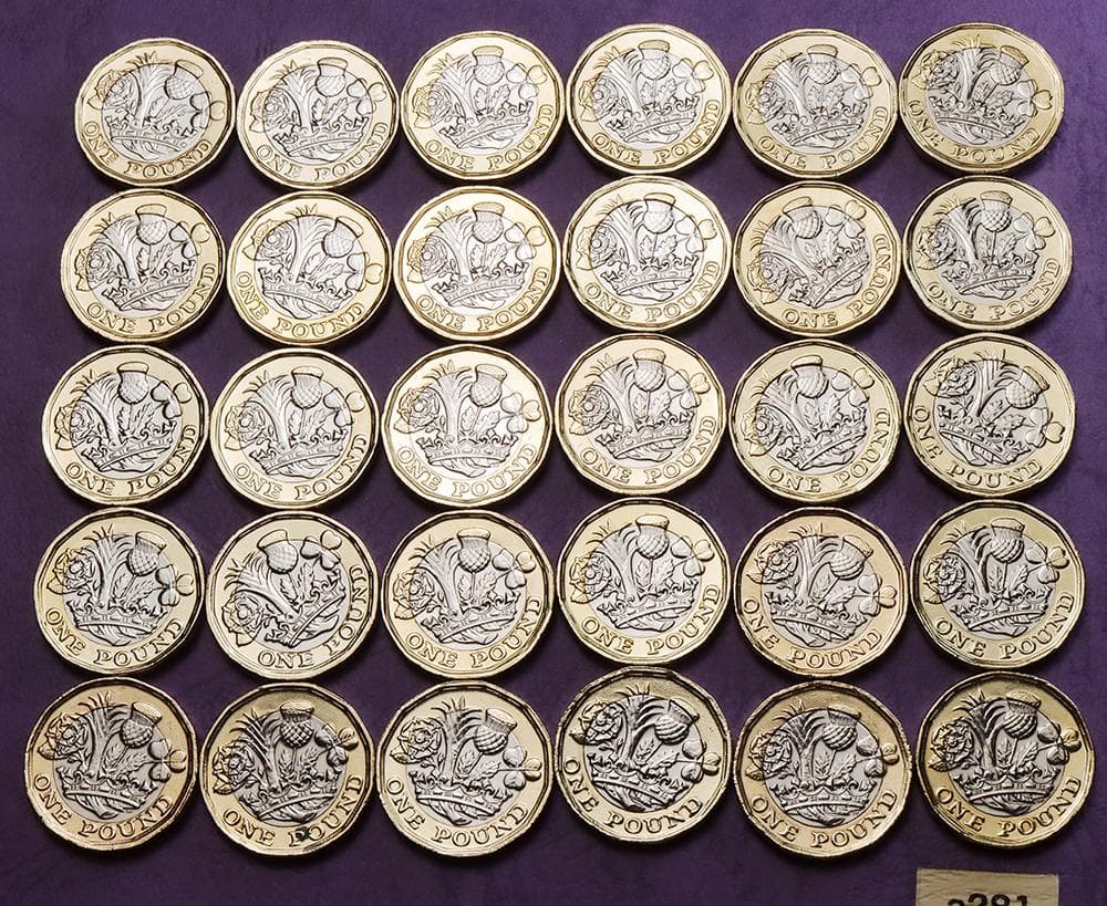 a281 イギリス　1ポンド　硬貨　　バイメタル　30枚まとめて　壮観！
