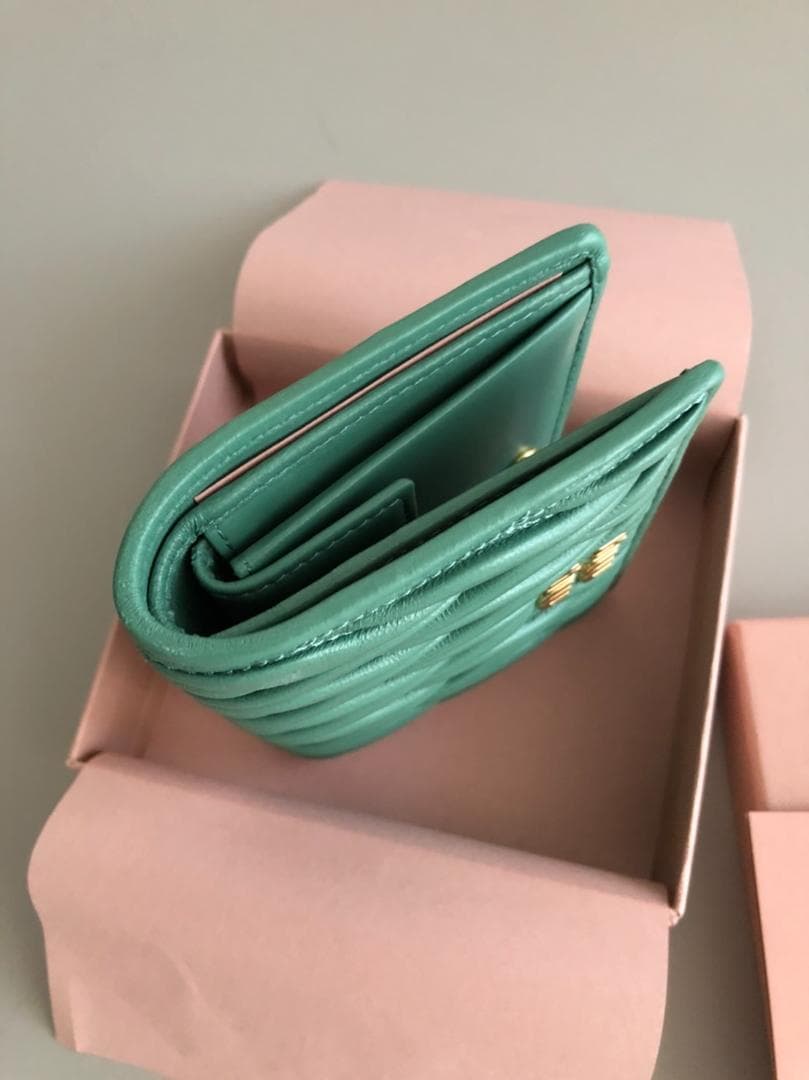 MIUMIU♡マテラッセ折りたたみ財布(グリーン)♡ラスト1点！！！
