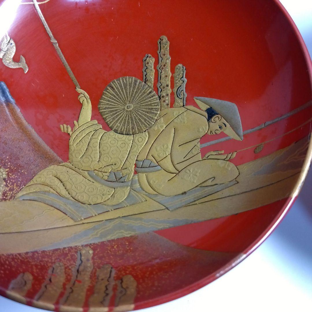 輪島塗　朱塗　時代蒔絵金人物銀富士蒔絵 杯一対　漆芸　共箱　１客の高台にアタリ有