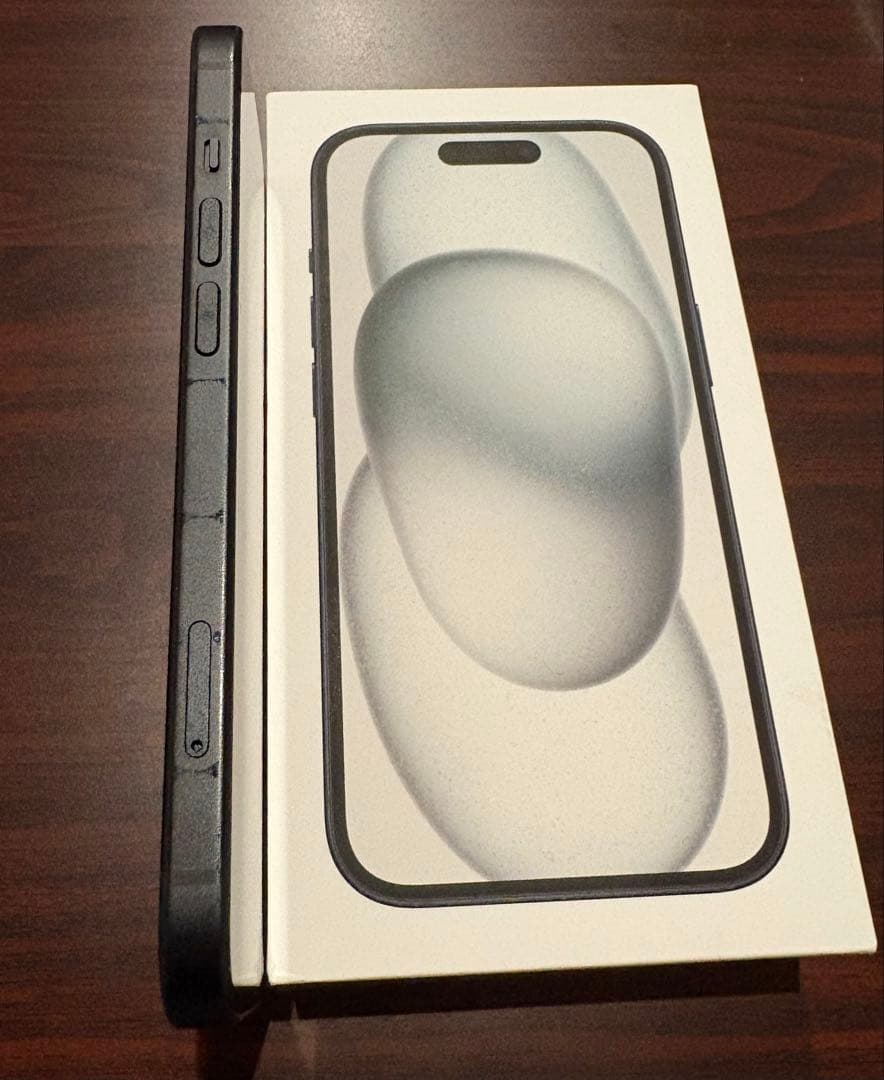 iPhone 15 SIMフリー 128GB ブラック 付属品あり