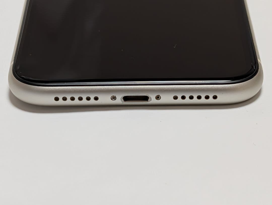 iPhone11　64GB ホワイト
