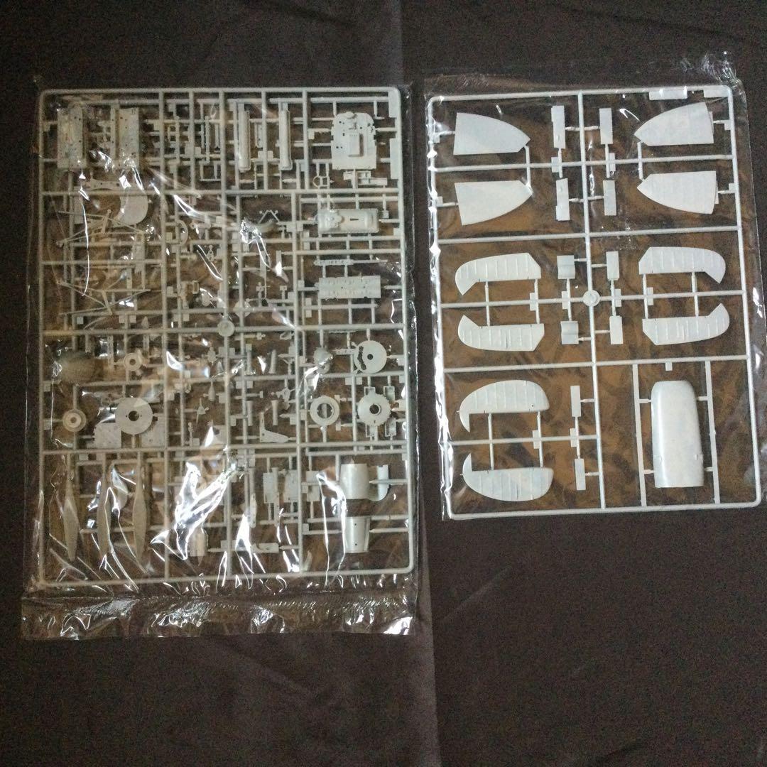 SPITFIRE MK.VB/TROP 1/24 TRUMPETER 未組立